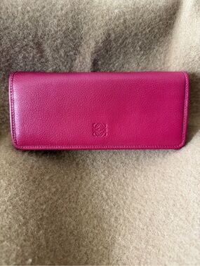 Elegant Loewe Dark Pink Long Leather Wallet-Embossed Logo & Stamped Zipper Pulls